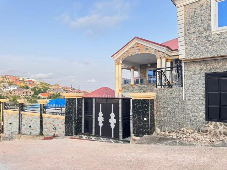 Sea-View Executive 5-Bedroom House for Sale
